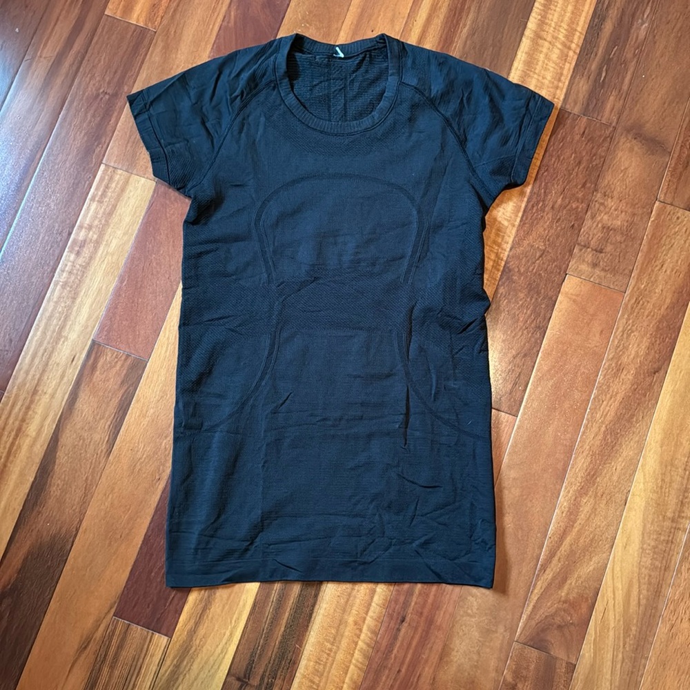 Lululemon run swiftly top